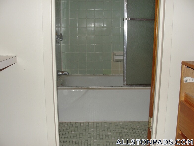 Building Photo - 1110 Commonwealth Ave