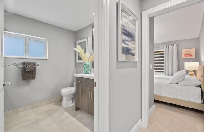 Building Photo - 7101 W Lake Dr