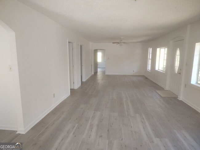 Building Photo - 929 Bond Bridge Rd