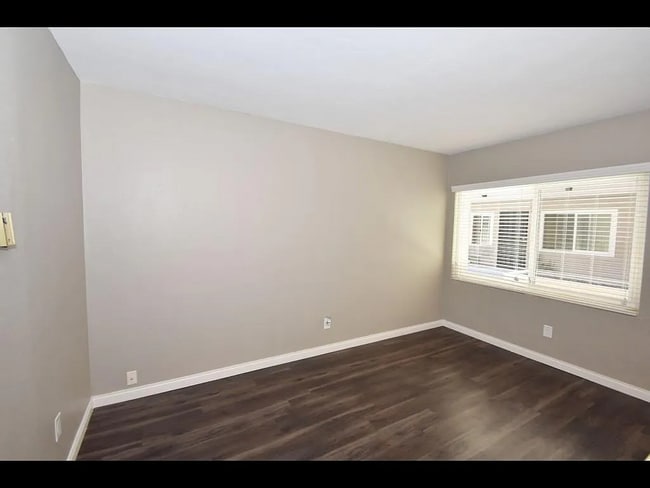 Building Photo - Hilltop Terrace