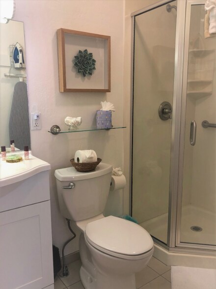 Building Photo - 1042 Easum Dr