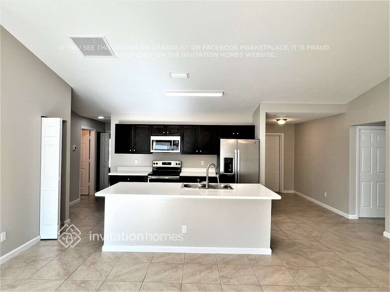 Building Photo - 4580 SW Darwin Blvd