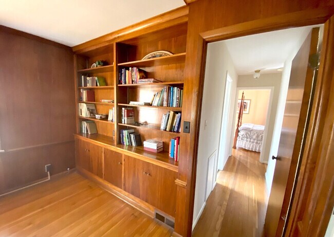 Building Photo - 1310 Forest Hills Blvd