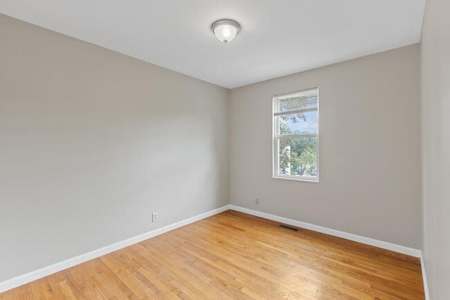 Building Photo - 1035 Woodland Trails Dr