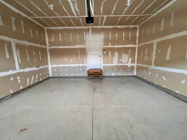 Building Photo - 3 Bed 3 Bath- Mars PA
