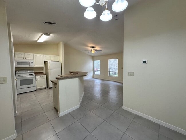 Building Photo - 56 Wheatfield Dr