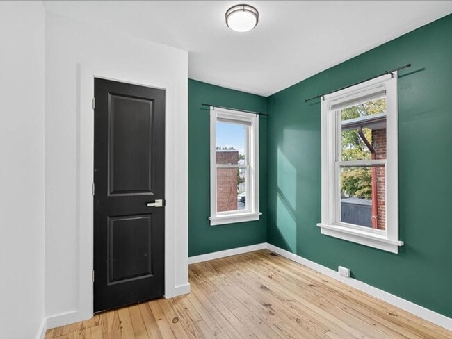 Building Photo - Gorgeous 4 Bedroom 2.5 Bathroom Available in Lancaster City