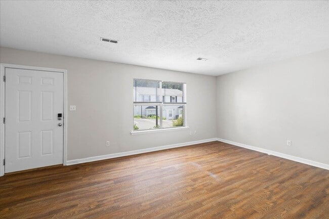 Building Photo - 152 Clover Valley Cir