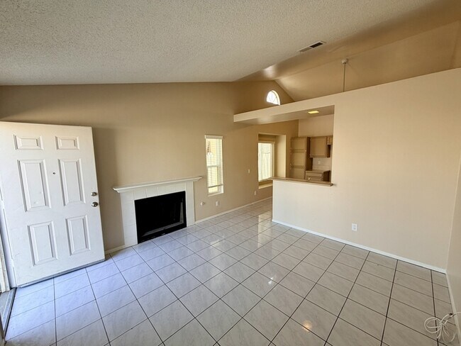 Building Photo - 2036 Orchard Dr