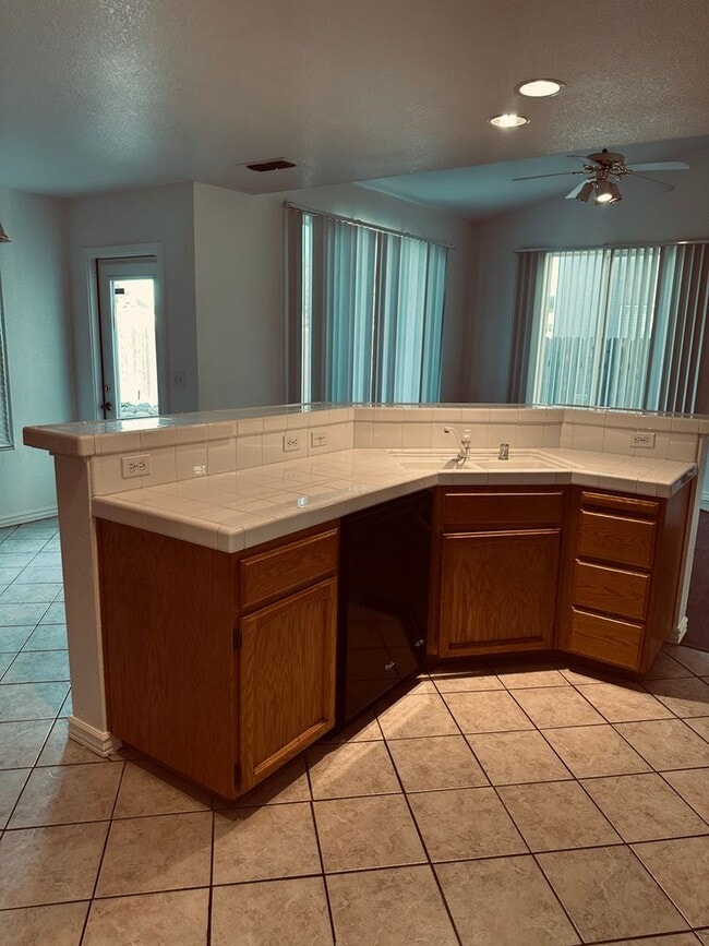 Building Photo - Nice Home For Rent!