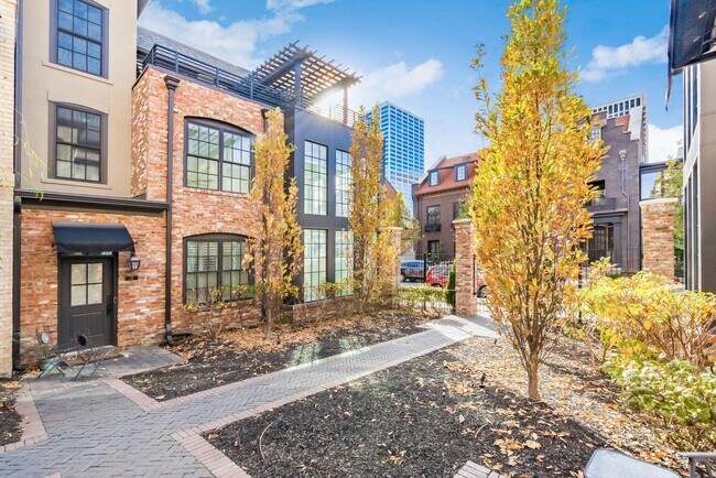 Building Photo - 100 Normandy Ave