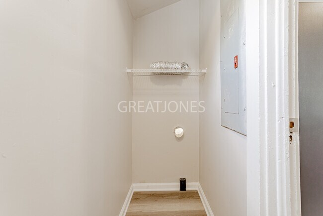 Building Photo - Charming 2 Bedroom in Greenville!