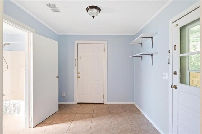 Building Photo - 300 Colson Ave