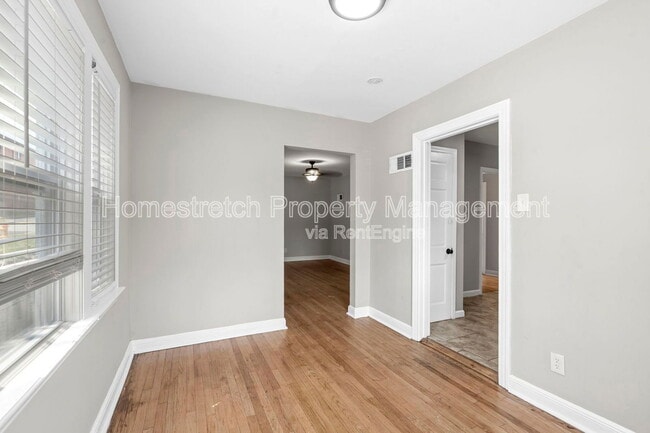Building Photo - 2633 Avie Dr
