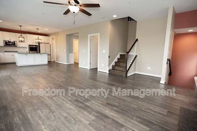 Building Photo - 2425 Morgans Point Dr