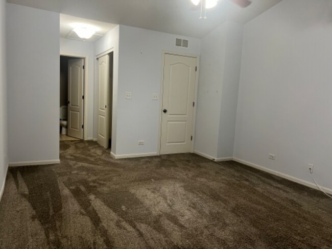 Building Photo - 524 Majestic Ln