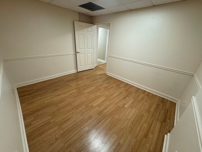 Building Photo - 691 Bear Creek Rd