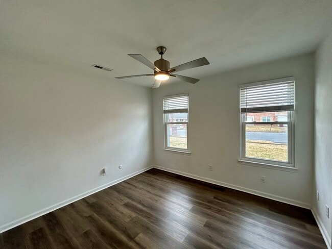 Building Photo - 3001 Guenevere Dr