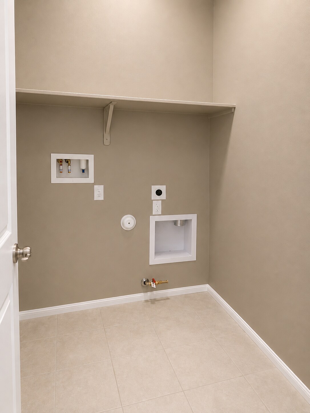 Building Photo - 6567 E Via Arroyo Azul