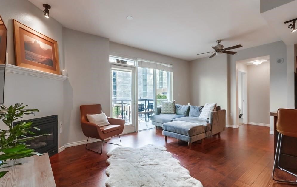 Building Photo - 1240 India St