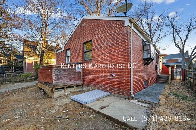 Building Photo - 9406 Seminole St