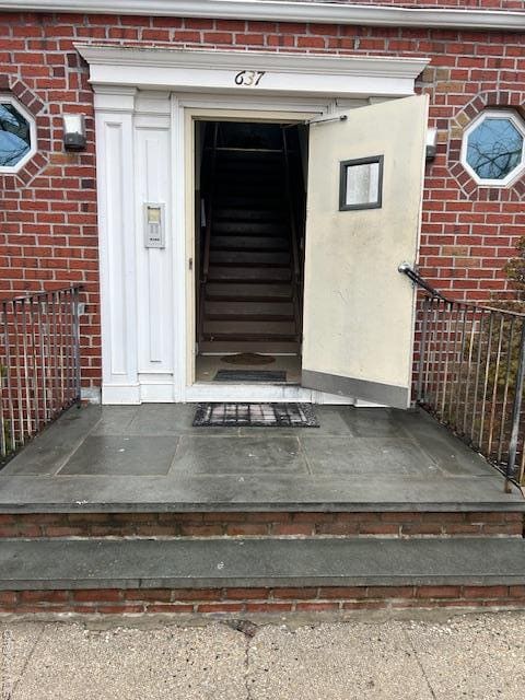 Building Photo - 639 Wellwood Ave