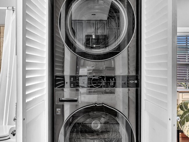 Building Photo - 436 38th St