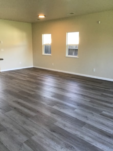 Building Photo - 1963 Bonavista Way