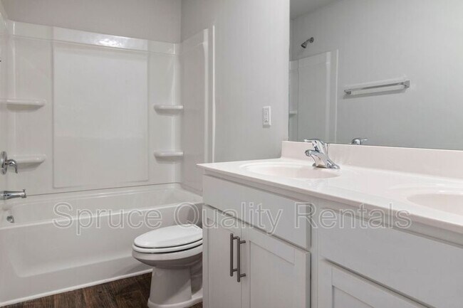 Building Photo - 112 Saddlehorse Ln