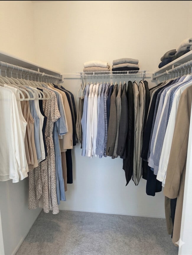 Building Photo - 600 Eastview Ct