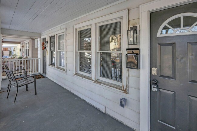 Building Photo - 807-809 E Deshler Ave