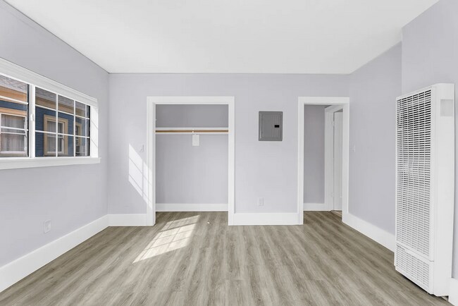 Building Photo - 840 55th St