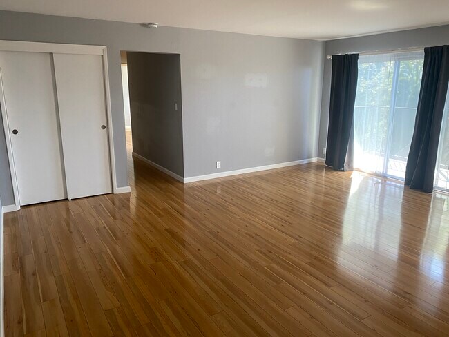 Building Photo - 666 Oakland Ave