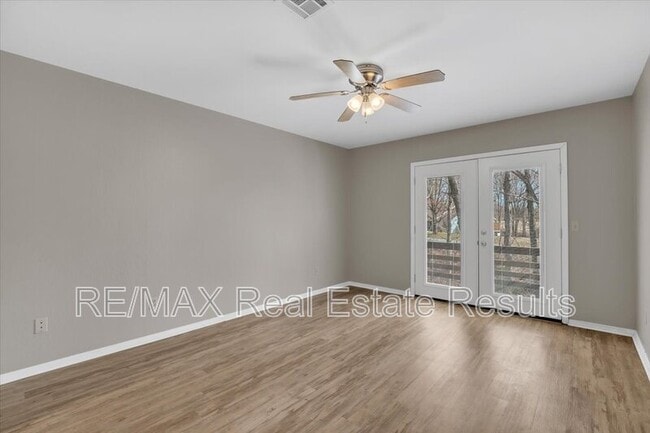 Building Photo - 5 Yates Ln