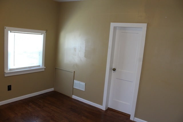 Building Photo - PRE LEASING CENTRALLY LOCATED 2 BED 1 BATH