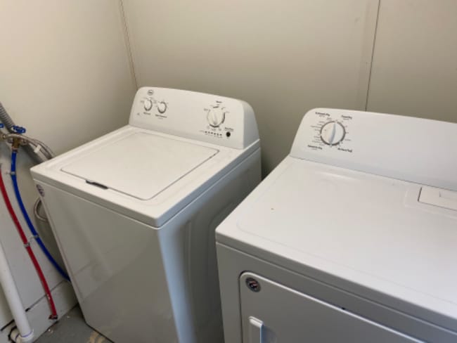 Building Photo - 1102 Hill St