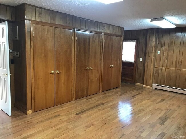 Building Photo - 230 Glenbrook Ave