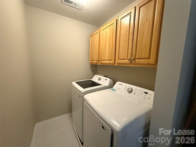 Building Photo - 203 Almora Loop