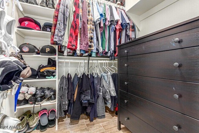 Building Photo - 9550 E Thunderbird Rd