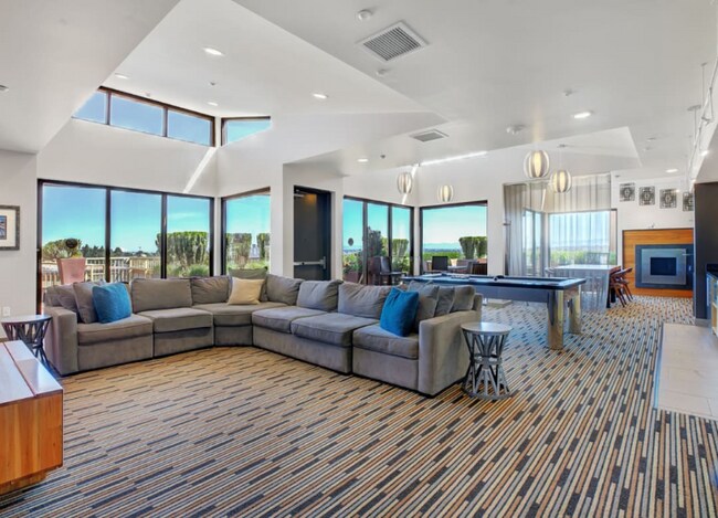 Building Photo - 4550 38th Ave SW