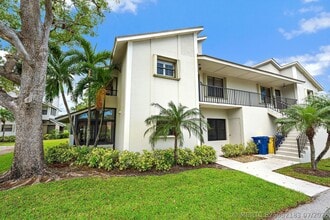 Building Photo - 803 Clubhouse Cir