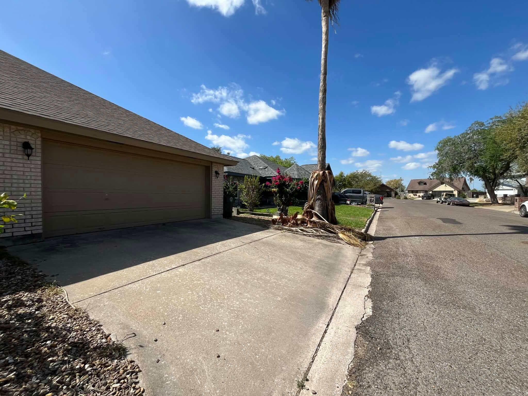 Building Photo - 1601 Debby Ln