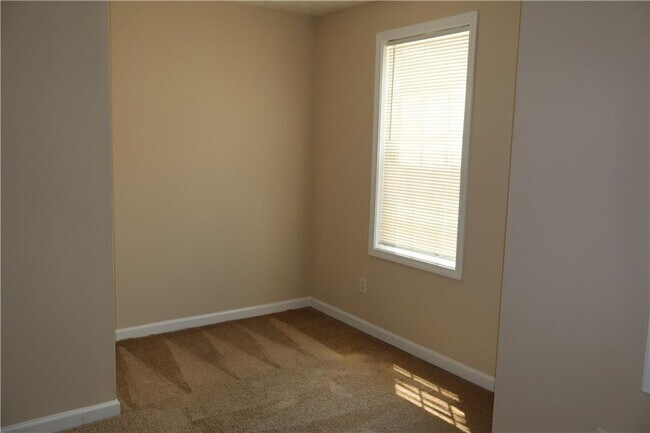 Building Photo - 176 Rivergate Ct