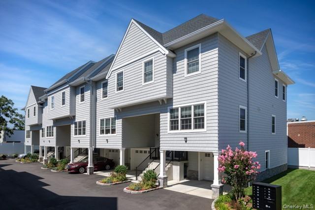 Primary Photo - 1 Wallace Ct