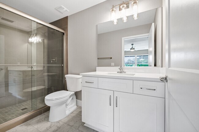 Building Photo - 37 SE 15th Terrace