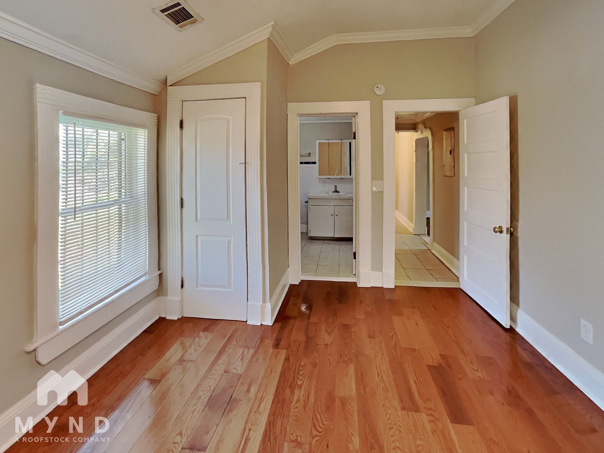 Building Photo - 1337 S Hairston Rd