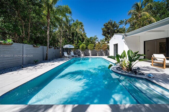 Building Photo - 696 NE 67th St