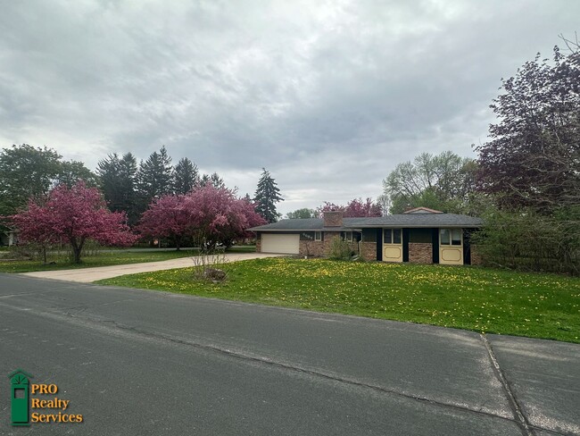 Building Photo - 3 Bedroom Home in Lake Elmo