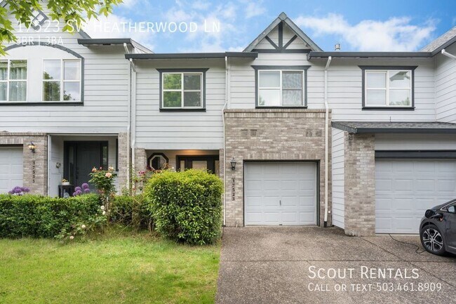 Building Photo - Spacious Sherwood Townhouse!