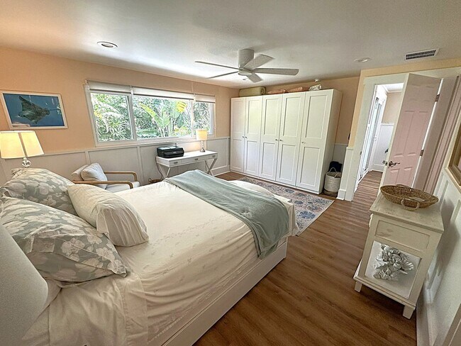 Building Photo - GULFPORT FURN. COTTAGE 2/2 EIGHT MONTH RENTAL MAY 1, 2026-JAN. 3, 2027